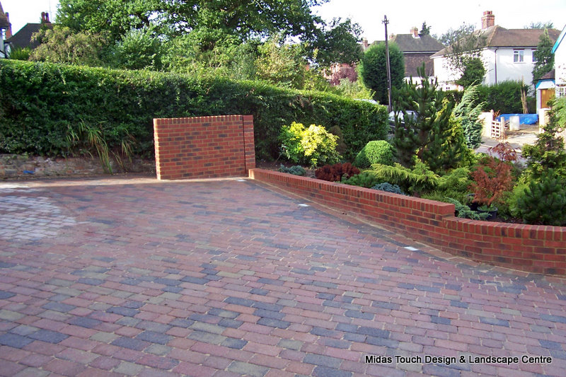 Midas Touch Landscapes - Hertfordshire landscaping, driveways, patios and paving projects